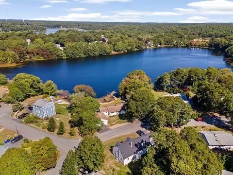 15 Maple St, Bourne, MA 02532