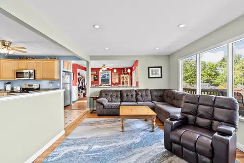 15 Maple St, Bourne, MA 02532 photo 9