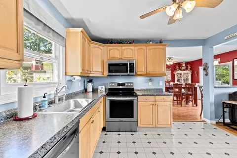 15 Maple St, Bourne, MA 02532 photo 6