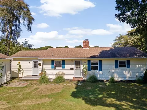 15 Maple St, Bourne, MA 02532 photo 2