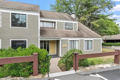 9 Concord Greene #6, Concord, MA 01742