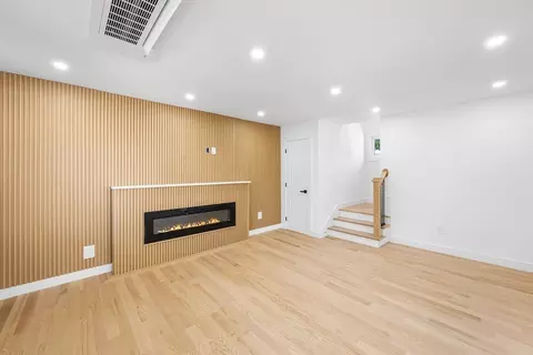 Living - 39 Morrison Rd, Braintree, MA 02184 photo 1 of 2