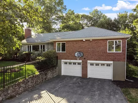 119 Oak Hill St, Newton, MA 02459
