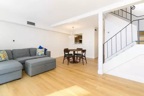 Living - 5 Beals Cove Rd #E, Hingham, MA 02043 photo 3 of 3