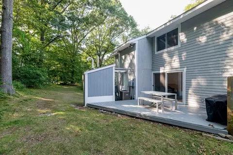 Exterior - 5 Beals Cove Rd #E, Hingham, MA 02043 photo 6 of 9