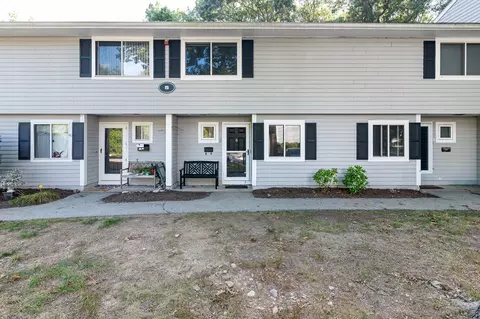 5 Beals Cove Rd #E, Hingham, MA 02043