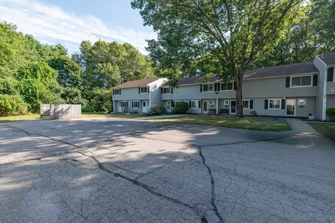 Exterior - 5 Beals Cove Rd #E, Hingham, MA 02043 photo 8 of 9