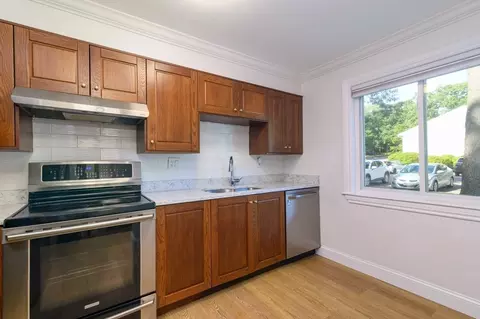 Kitchen - 5 Beals Cove Rd #E, Hingham, MA 02043 photo 2 of 2