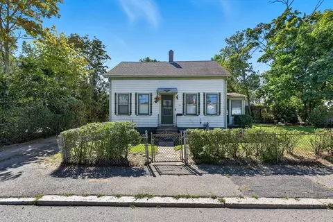 32 Richards Ave, North Attleboro, MA 02760