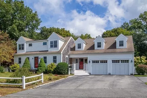 15 Thayer Ter, Rockland, MA 02370