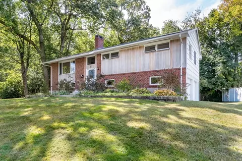 19 Walnut Knls, Canton, MA 02021