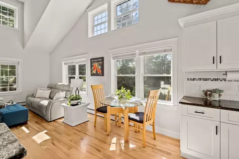 14 Cross St, Dunstable, MA 01827 photo 8
