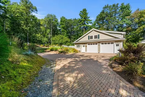 14 Cross St, Dunstable, MA 01827 photo 24