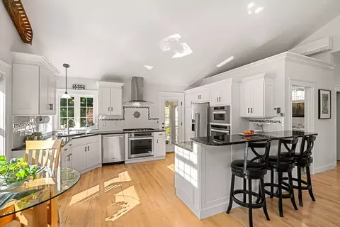 14 Cross St, Dunstable, MA 01827 photo 6