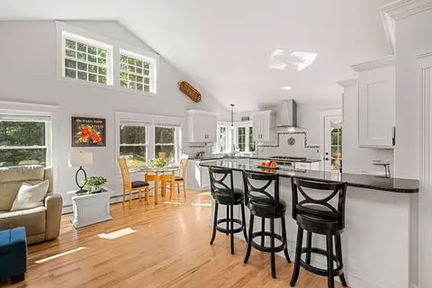 14 Cross St, Dunstable, MA 01827 photo 7
