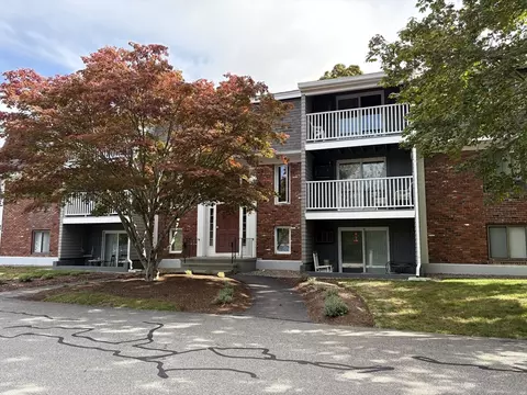 220 Bedford St #D-5, Bridgewater, MA 02324
