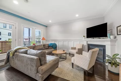 57 W 7th St #1, Boston, MA 02127
