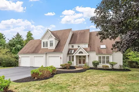 8 Abigail Dr, Hudson, MA 01749
