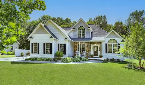 133 Cardinal Way, Florence, MA 01062