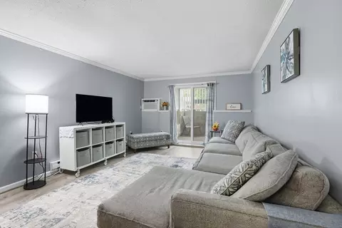 7 Wildwood St #5, Dracut, MA 01826