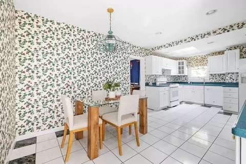 154 Warren St, Needham, MA 02492 photo 10