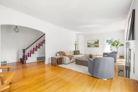 154 Warren St, Needham, MA 02492 photo 6