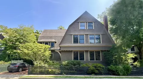 3 Berkeley Pl, Cambridge, MA 02138