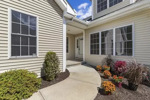 51 Cortland Grove Dr #51, Shrewsbury, MA 01545
