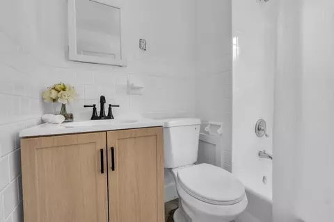 Bath - 30 Morse Rd, Framingham, MA 01701 photo 1 of 1