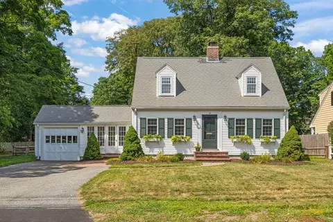 35 Highland St, Dedham, MA 02026