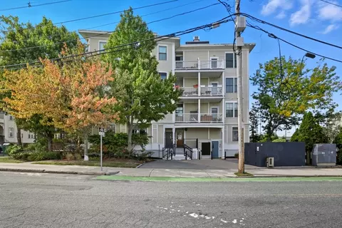 43 Park St #18, Somerville, MA 02143