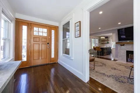 Entry Way - 44 Birch Rd, Winthrop, MA 02152 photo 3 of 4