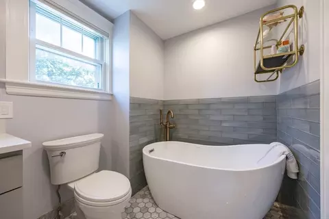 Bath - 44 Birch Rd, Winthrop, MA 02152 photo 2 of 4