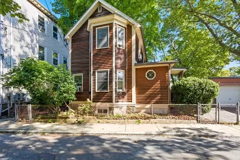 44 Newbern St, Jamaica Plain, MA 02130