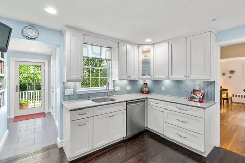 6 Wilde Rd, Wellesley, MA 02481 photo 3