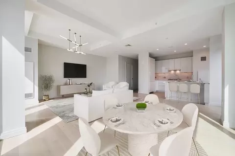 135 Seaport Blvd #1810, Boston, MA 02210