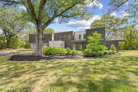 128 Nobscot Rd, Sudbury, MA 01776