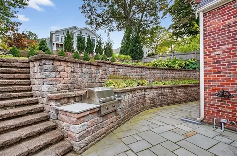 Exterior - 31 Laurel Dr, Needham, MA 02492 photo 2 of 8