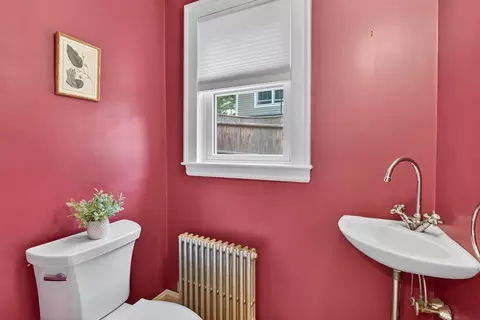 Bath - 31 Laurel Dr, Needham, MA 02492 photo 1 of 3