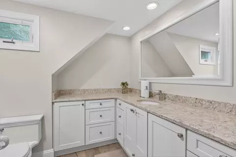 Bath - 31 Laurel Dr, Needham, MA 02492 photo 2 of 3