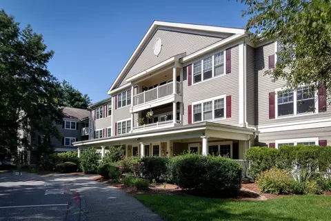 34 Meeting House Ln #111, Stow, MA 01775