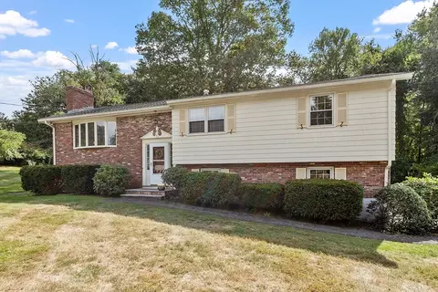 4 Mansfield Dr, Chelmsford, MA 01824