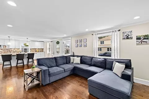 2 Sixth St, Hull, MA 02045 photo 4