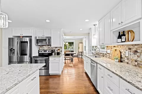 2 Sixth St, Hull, MA 02045 photo 6