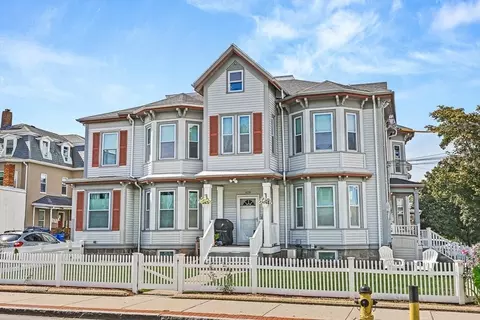 659 Moody St #2, Waltham, MA 02453