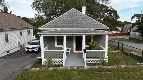 506 Hawes St, New Bedford, MA 02745