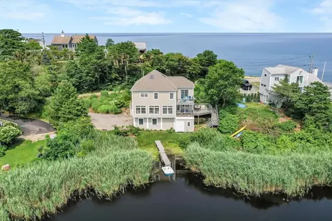 43 Pond View Cir, Plymouth, MA 02360