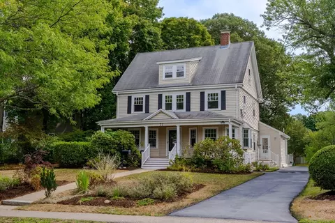 77 High St, Needham, MA 02494