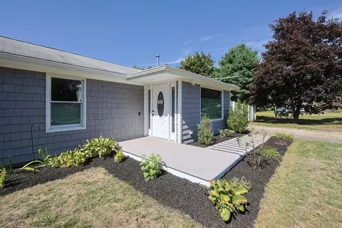8 Denise Ave, Freetown, MA 02717