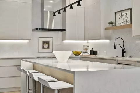 327 Alewife Brook Pkwy #A, Somerville, MA 02144